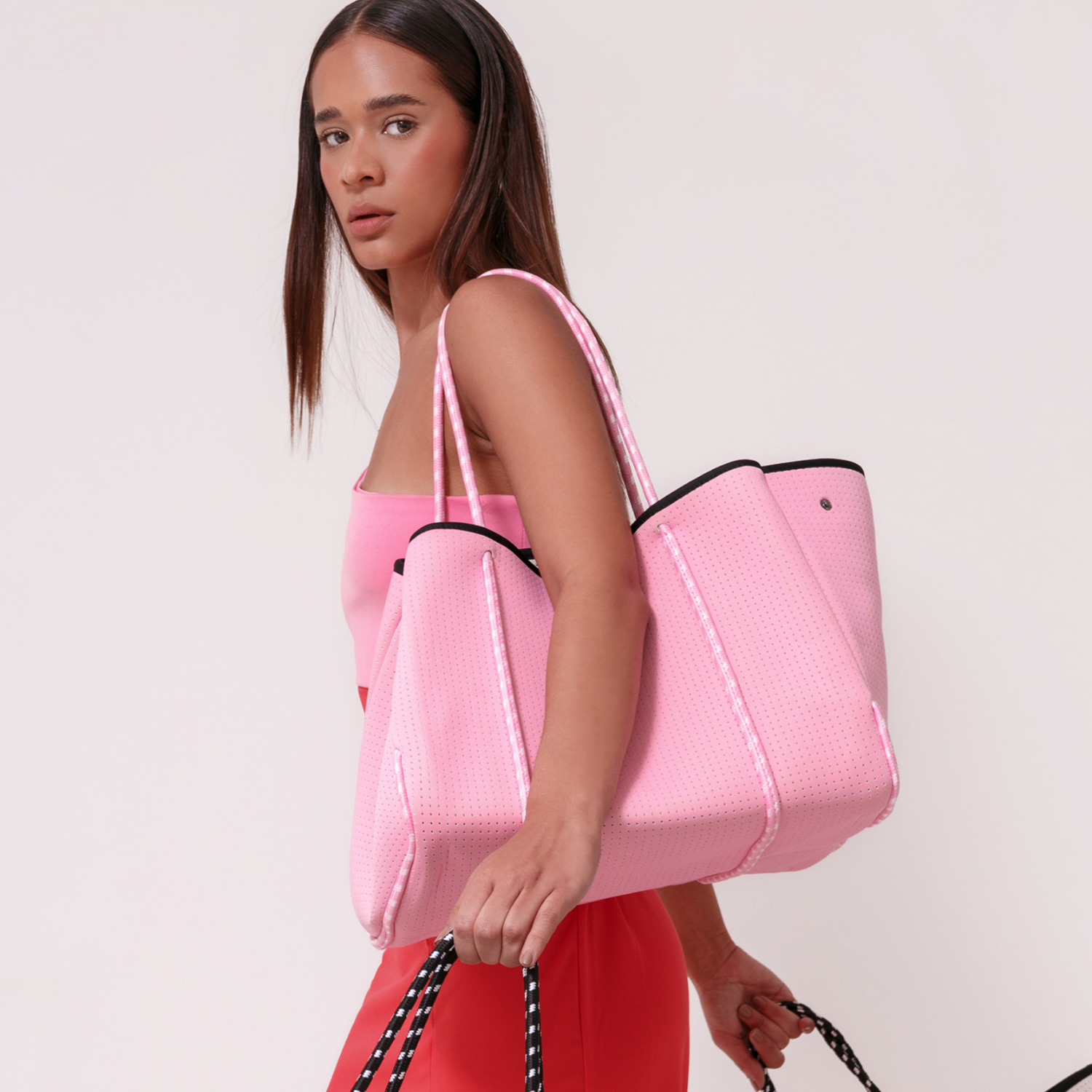 EVERYDAY TOTE BARBIE