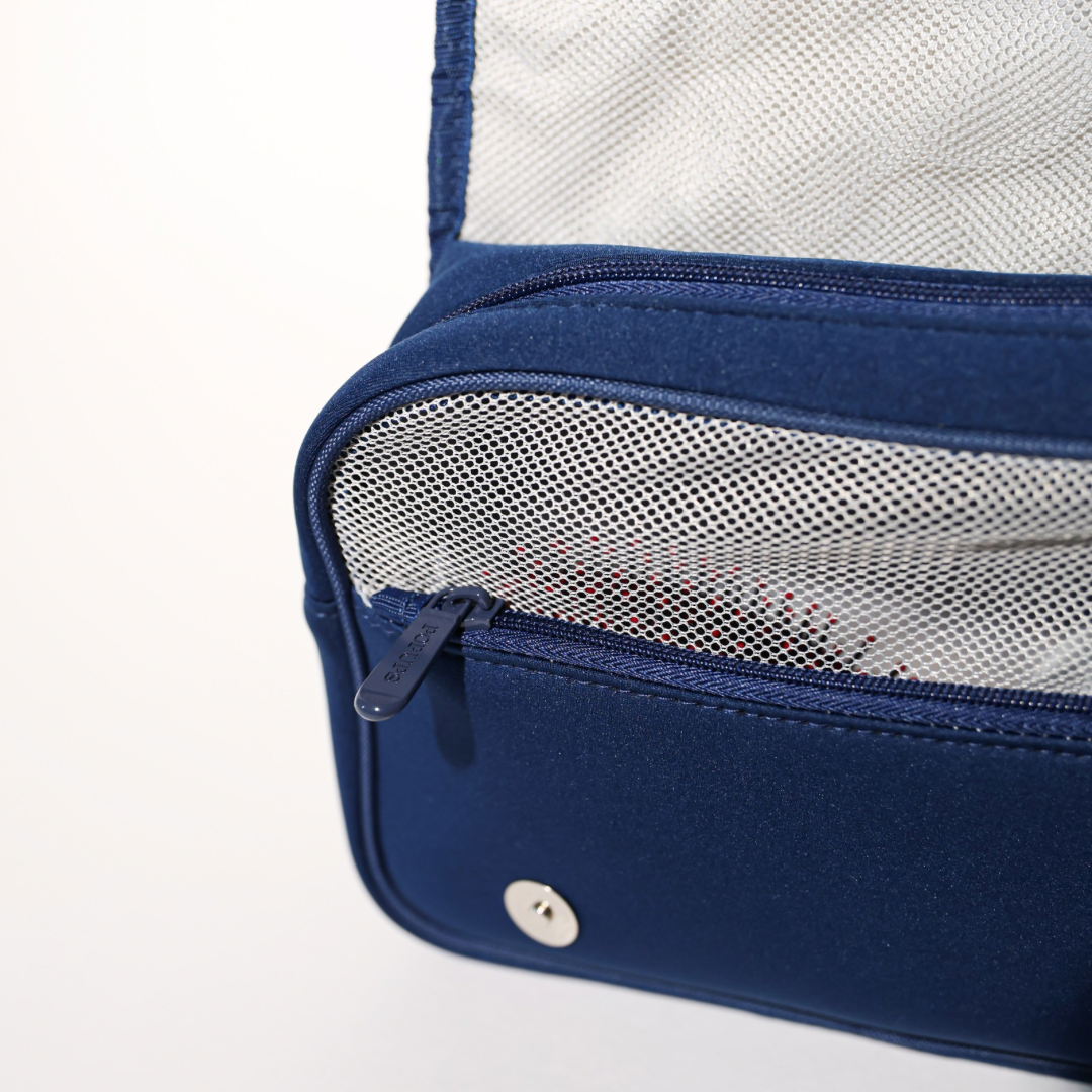 TOILETRY BAG DEEP BLUE