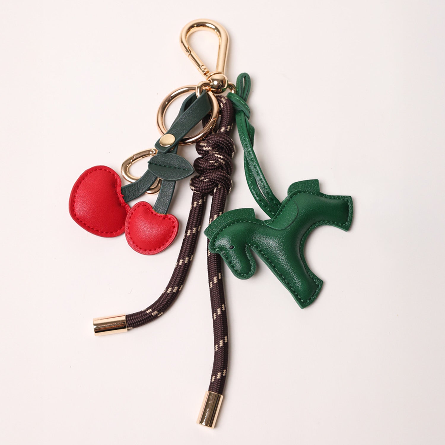 KEY CHAIN ESPRESSO WITH CHARMS - GREEN HORSE AND RED HEART CHERRIES