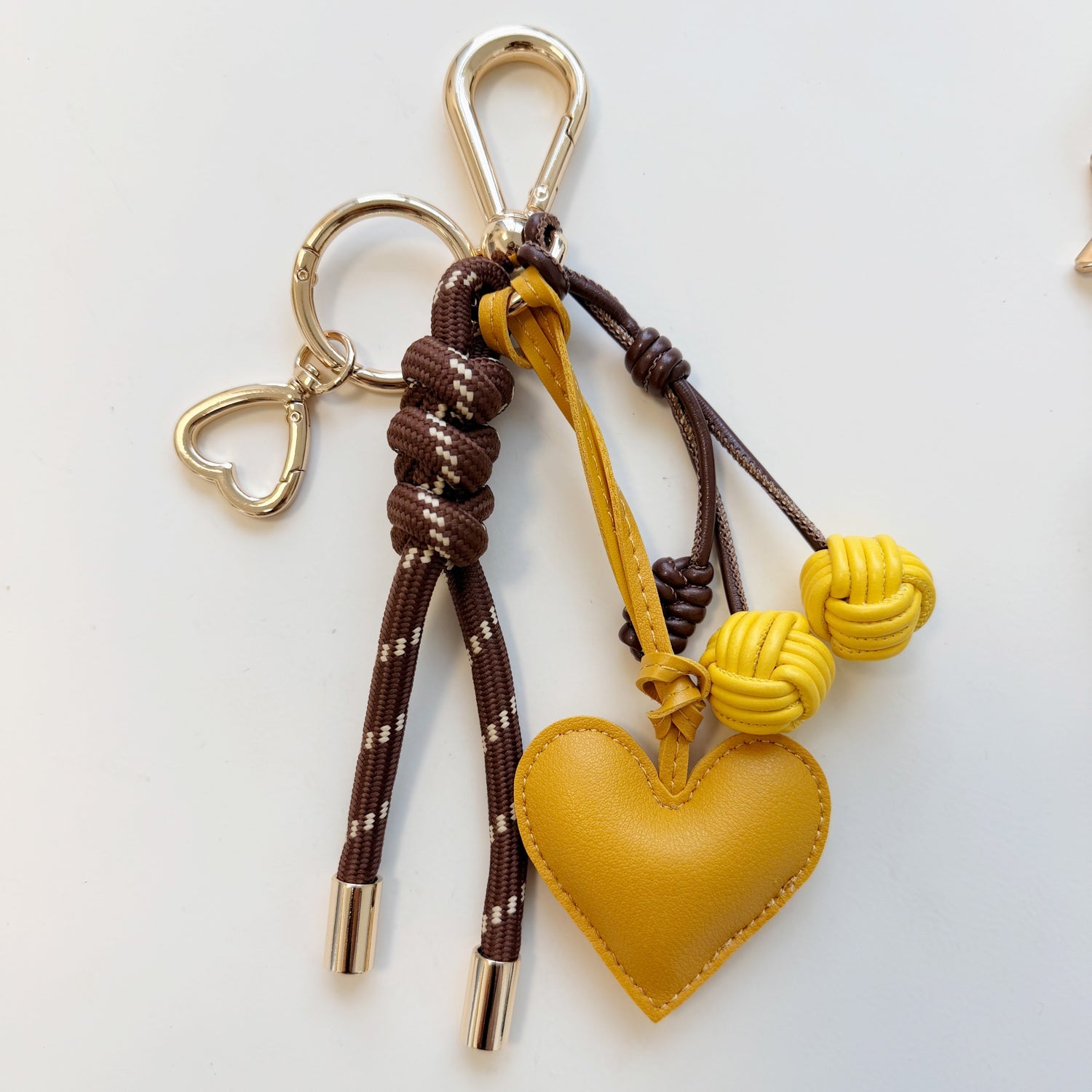 KEY CHAIN TOFFEE WITH CHARMS - YELLOW CHERRIES AND YELLOW HEART