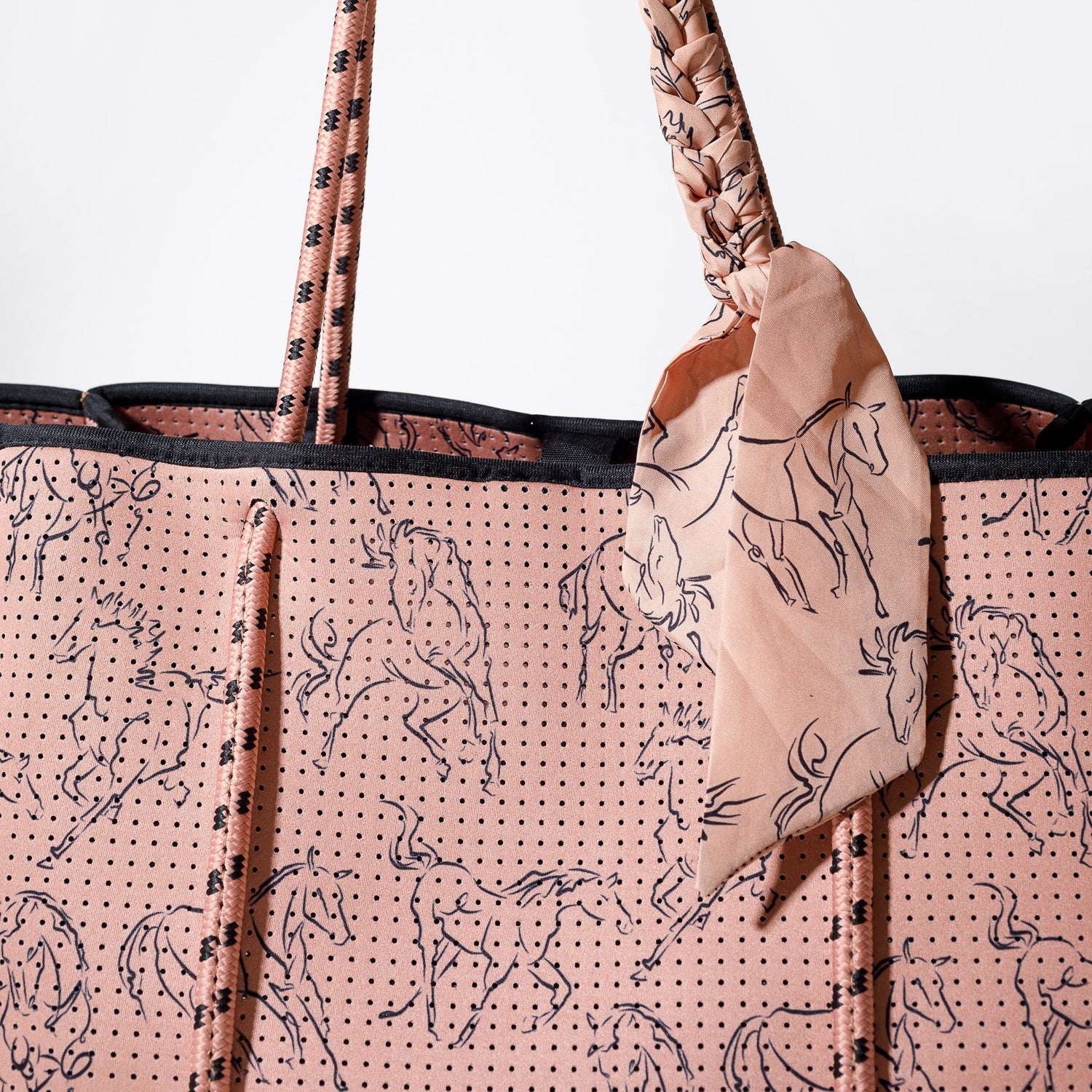 EVERYDAY TOTE HORSE PRINT BLUSH PINK