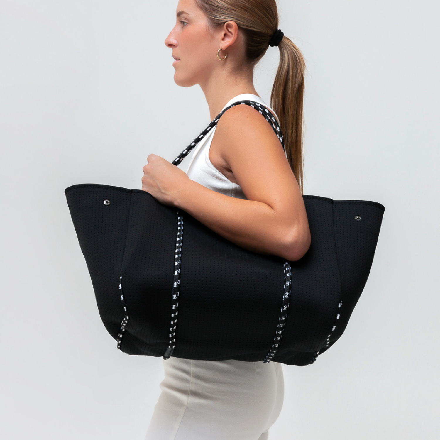 BLACK BASIC SET - EVERYDAY TOTE AND POUCH