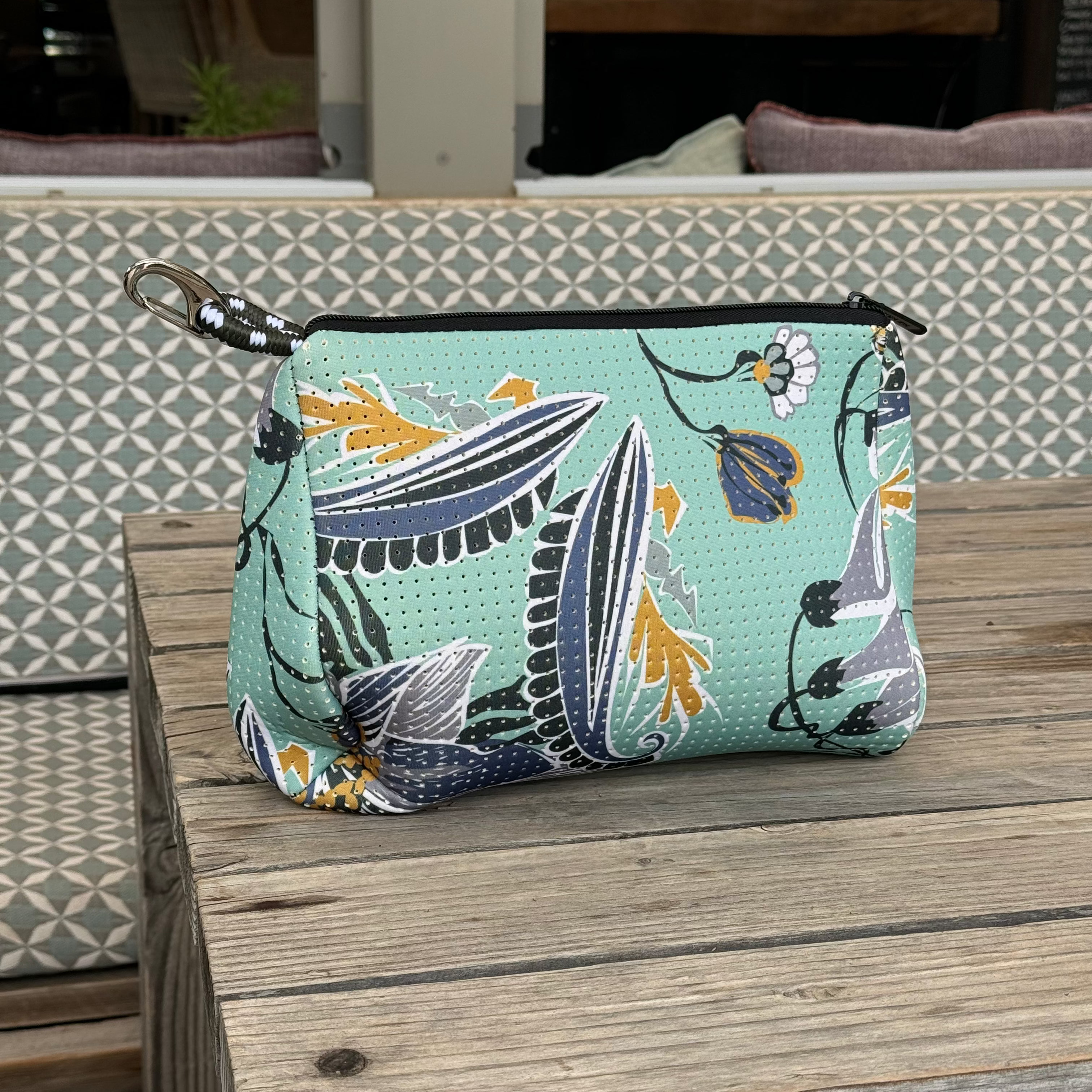 ESSENTIAL POUCH BLOSSOM MINT
