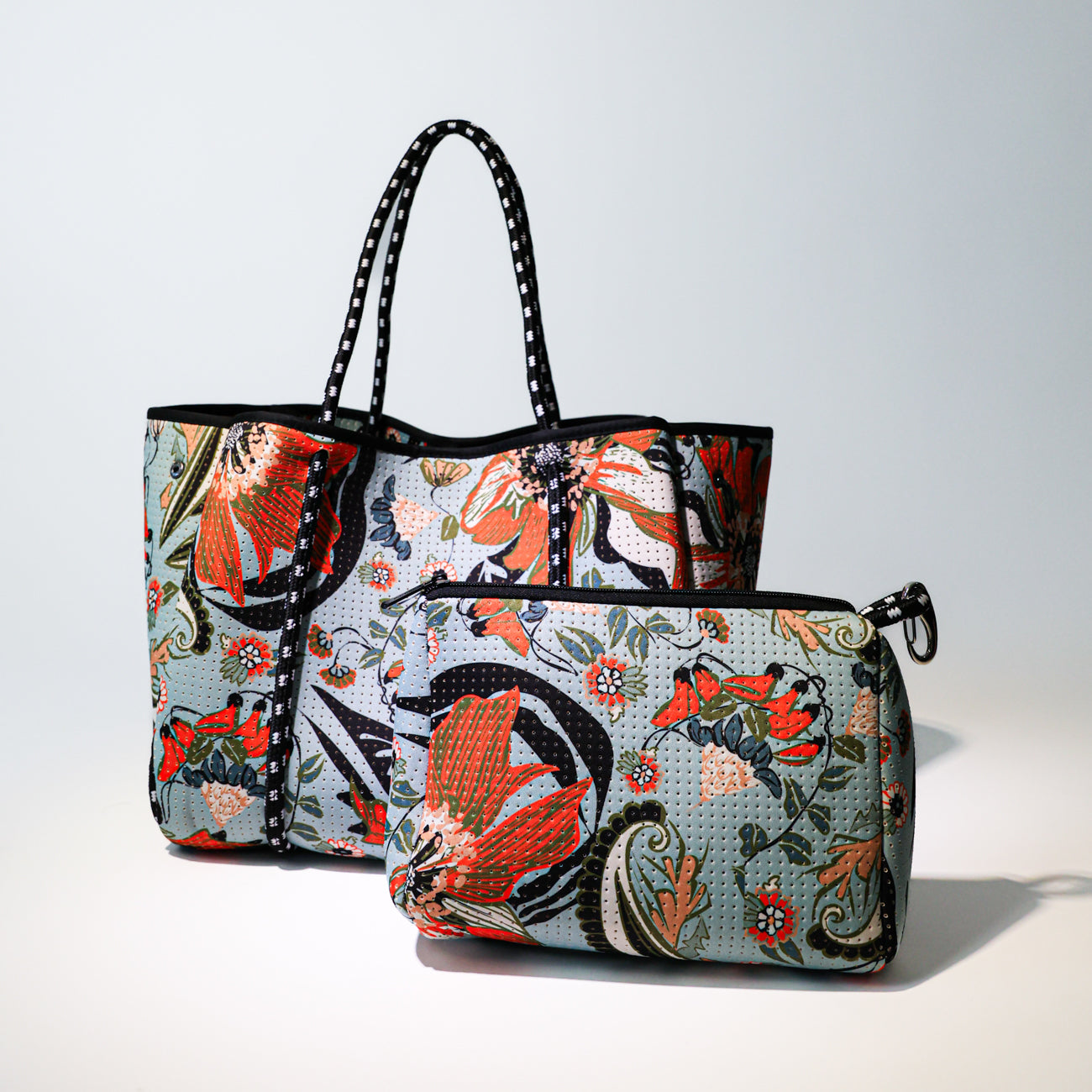ESSENTIAL POUCH BLOSSOM BLUE