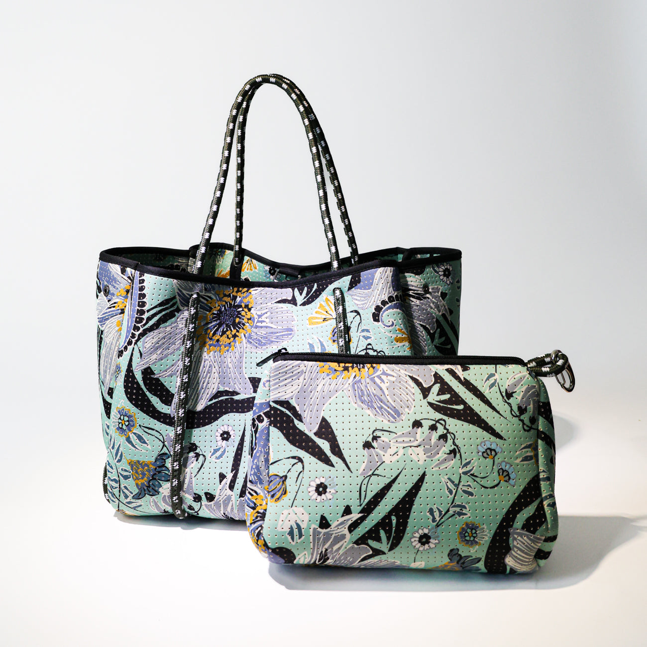 ESSENTIAL POUCH BLOSSOM MINT