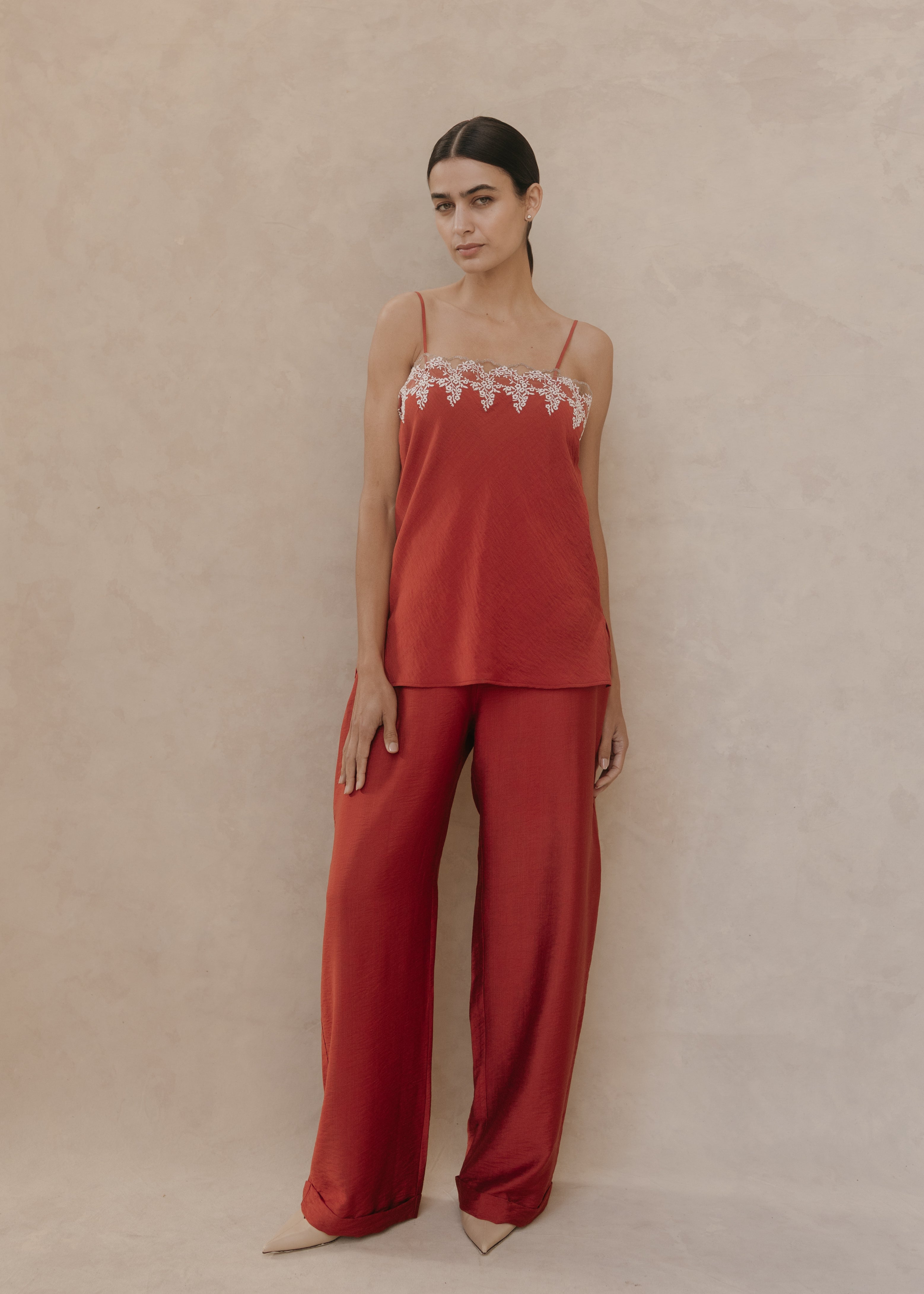 Top Leah color verde olivo – vista frontal de producto