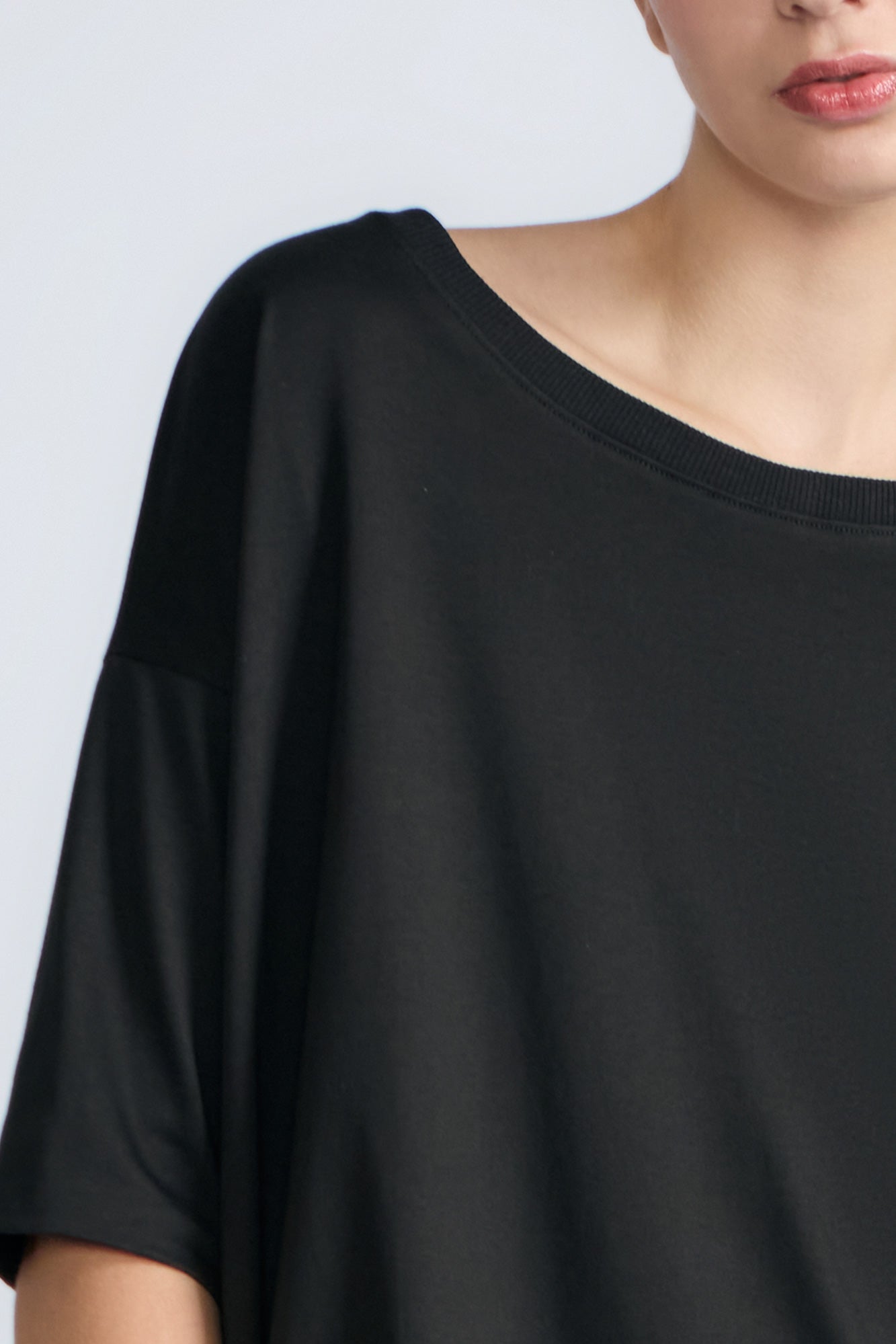 Amaya Asymmetric Cotton Top | Black