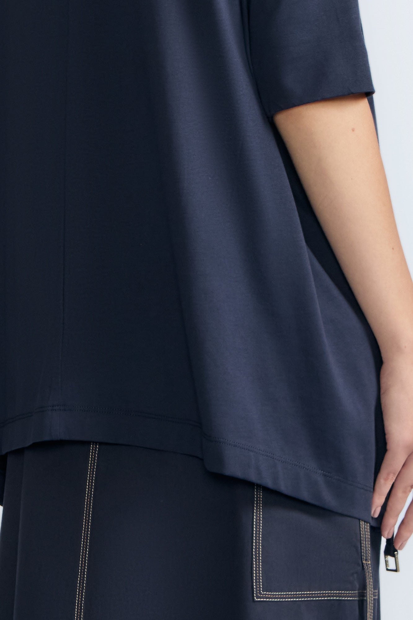 Amaya Asymmetric Cotton Top | Navy
